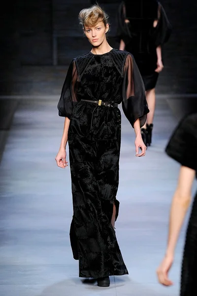 Look 37